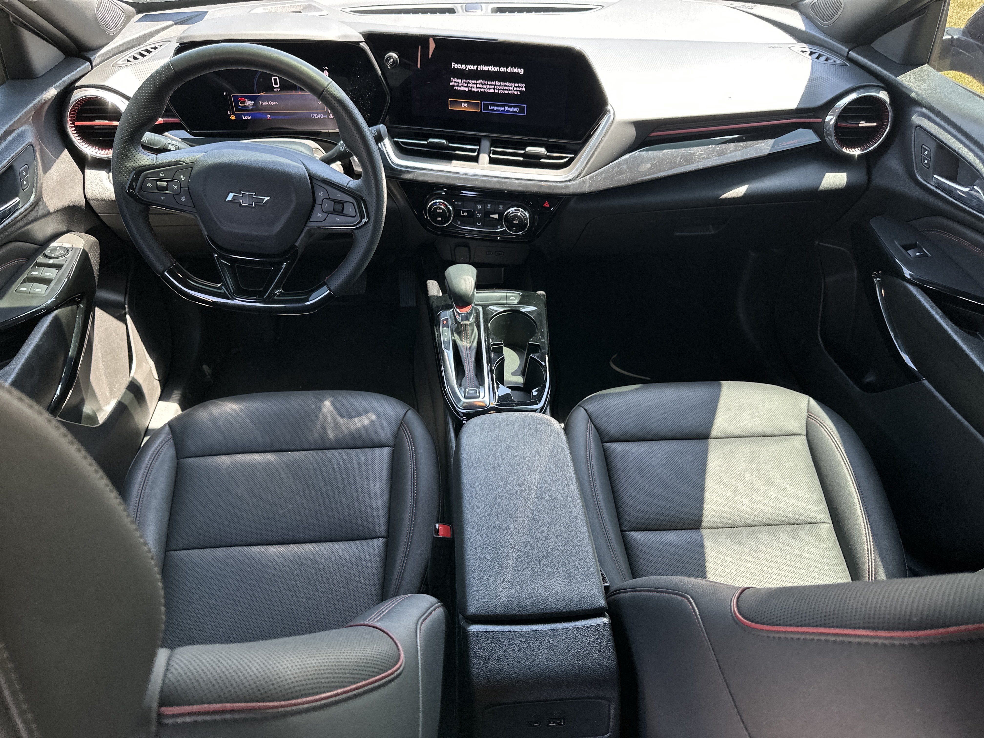 Used 2025 Chevrolet Trax RS FWD image 22