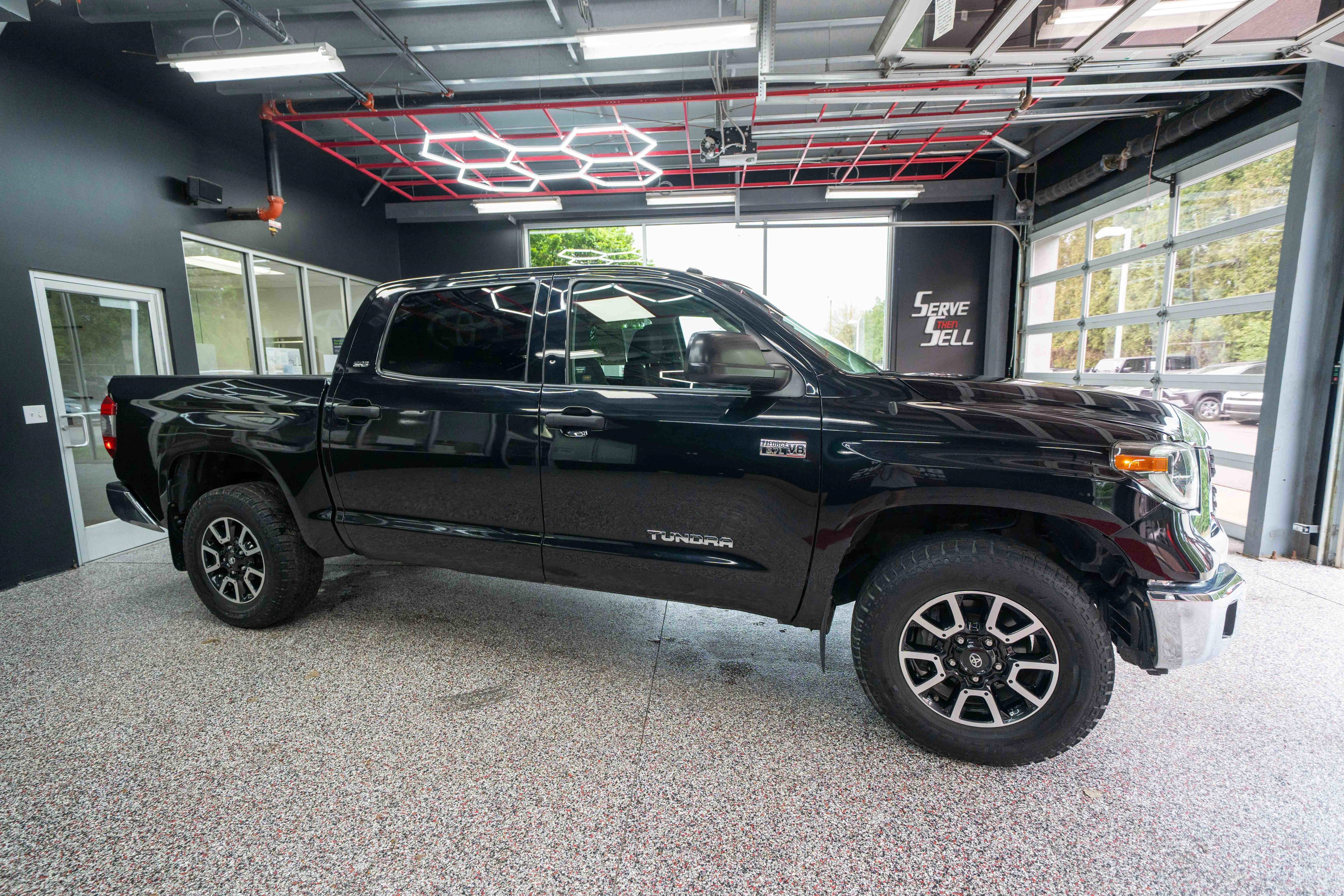 Used 2018 Toyota Tundra SR5 w/ TRD Off Road Package AWD/4WD image 5