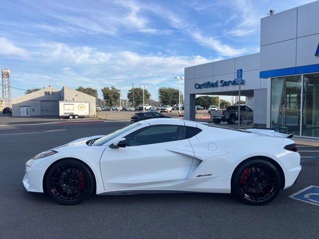Used 2024 Chevrolet Corvette Z06 RWD image 12