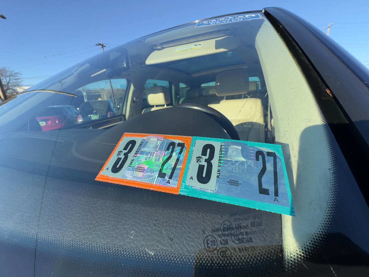 Used 2013 Volkswagen Touareg Sport image 23