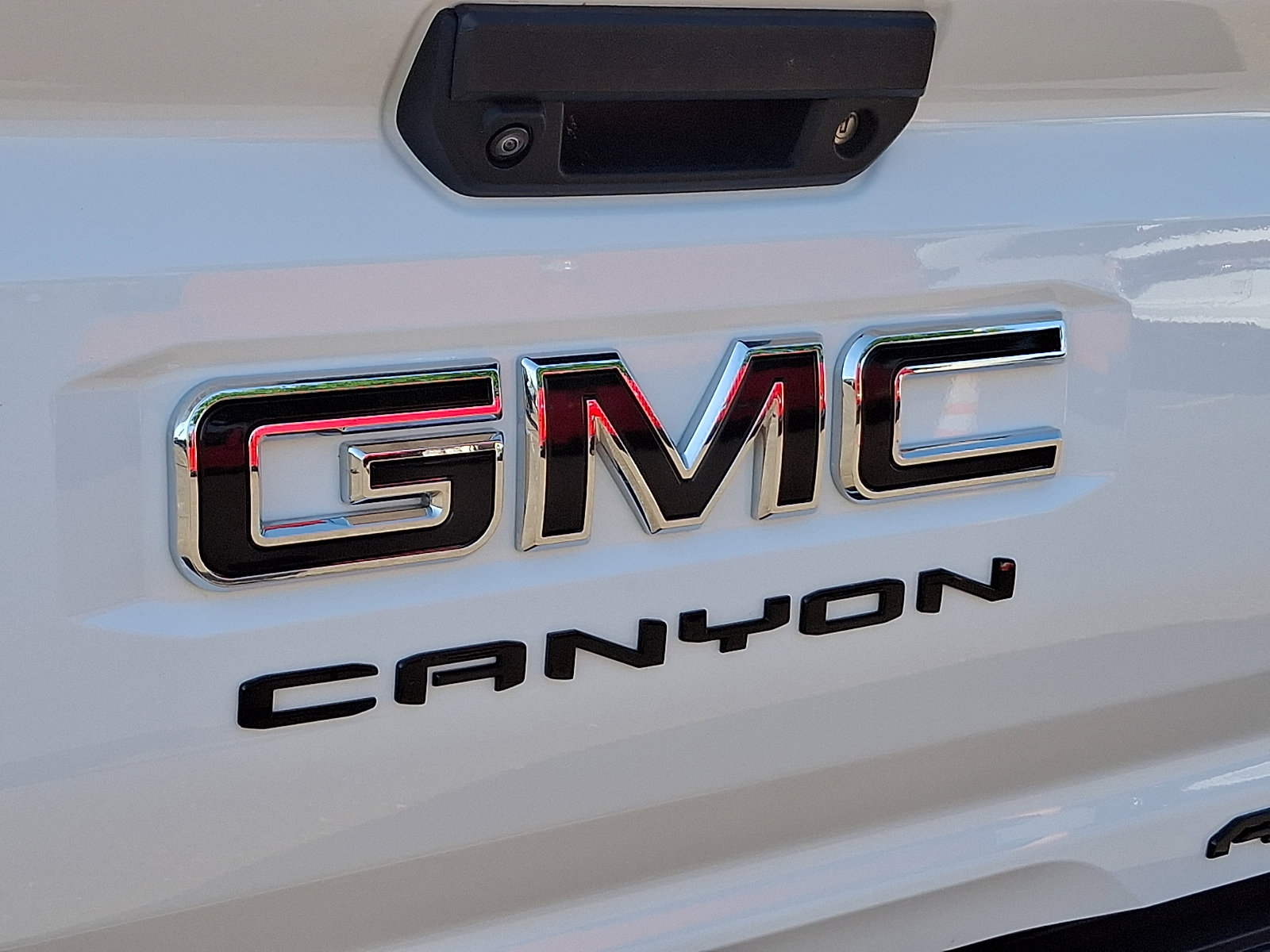 Used 2024 GMC Canyon AT4X AWD/4WD image 31
