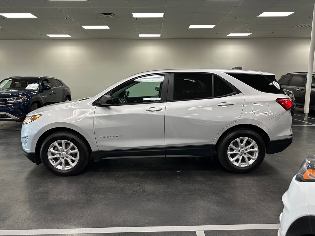 Used 2021 Chevrolet Equinox LS w/ LS Convenience Package image 4