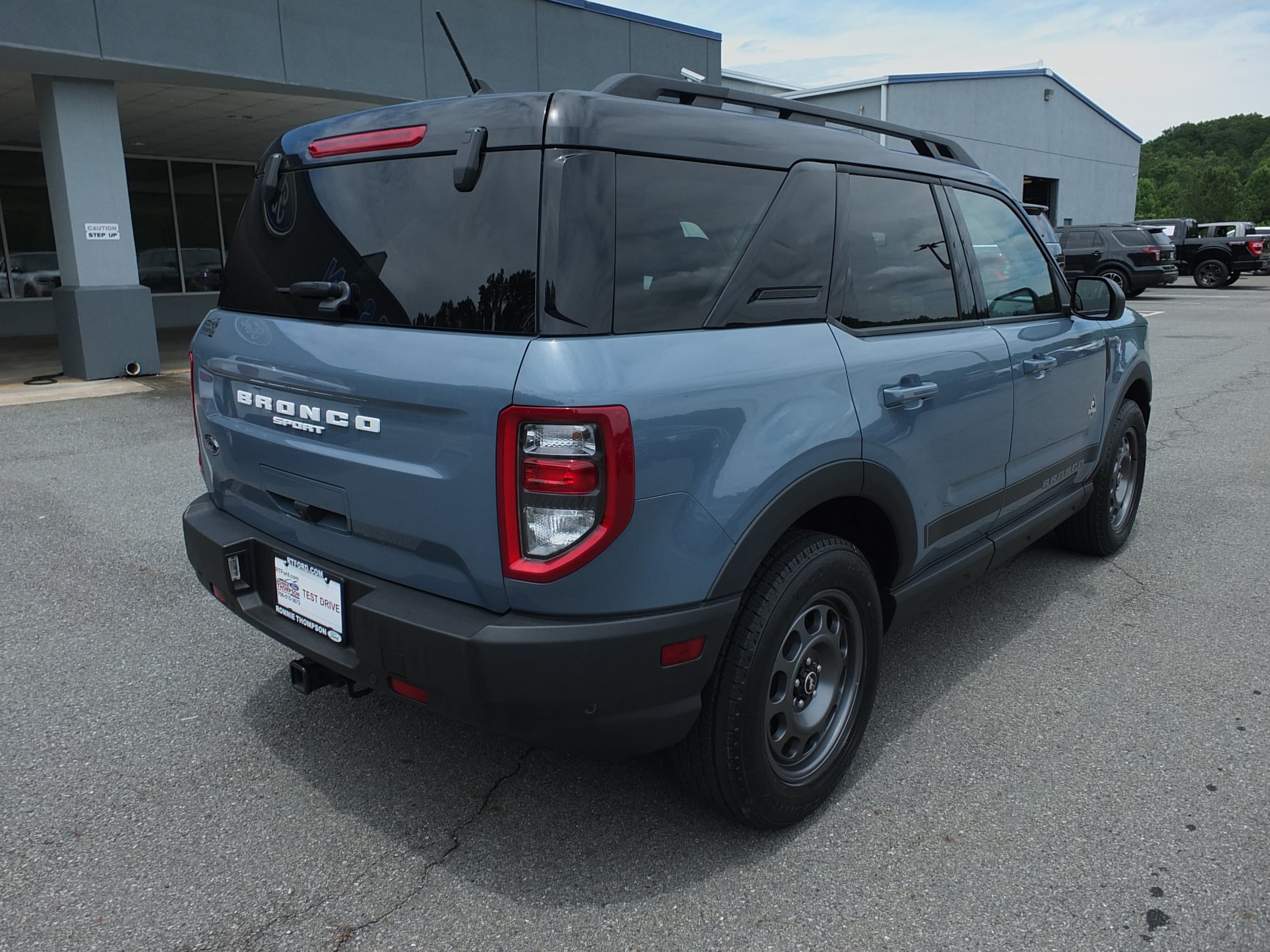 Used 2024 Ford Bronco Sport Outer Banks AWD/4WD image 3