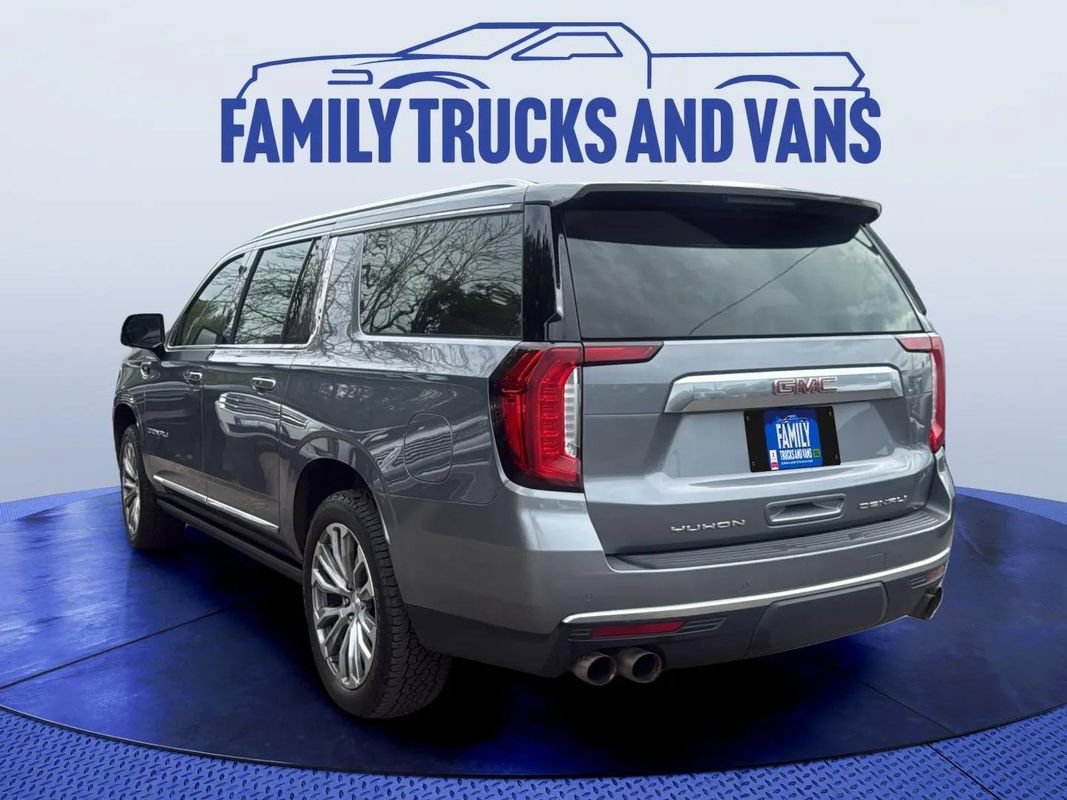 Used 2022 GMC Yukon XL Denali w/ Denali Ultimate Package AWD/4WD image 3