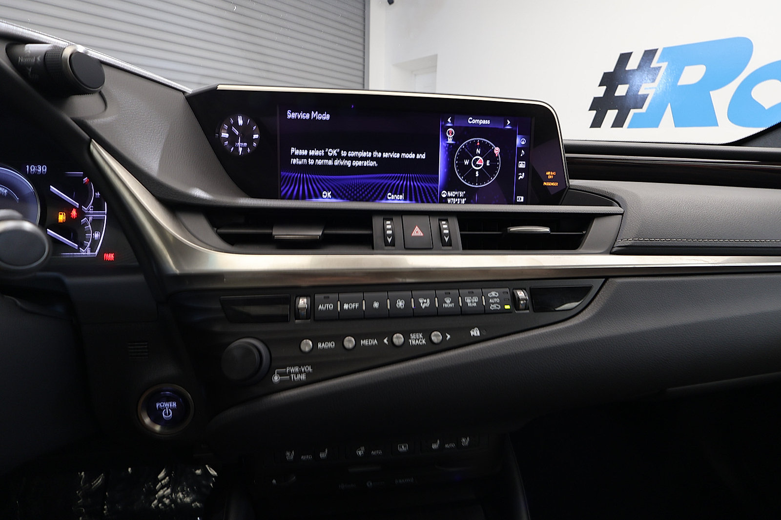 Used 2020 Lexus ES 300h w/ Accessory Package 2 FWD image 24