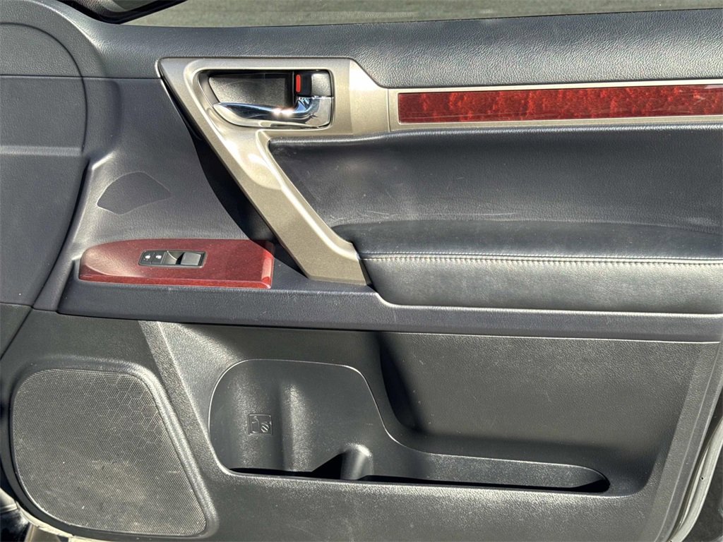 Used 2019 Lexus GX 460 image 9