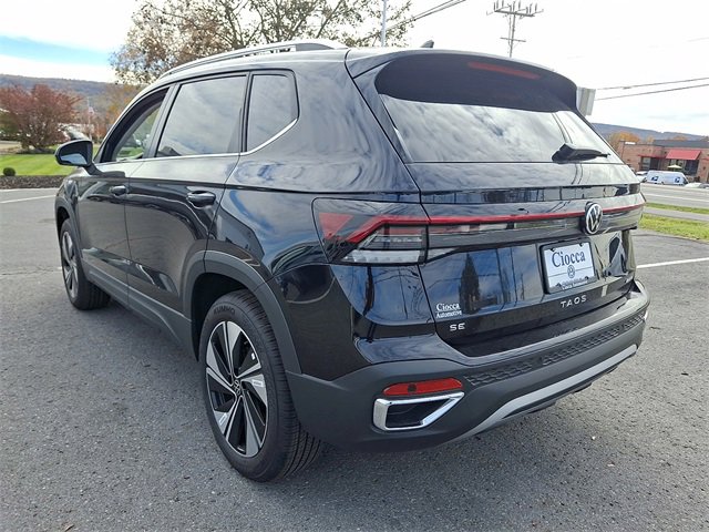 New 2025 Volkswagen Taos SE image 8