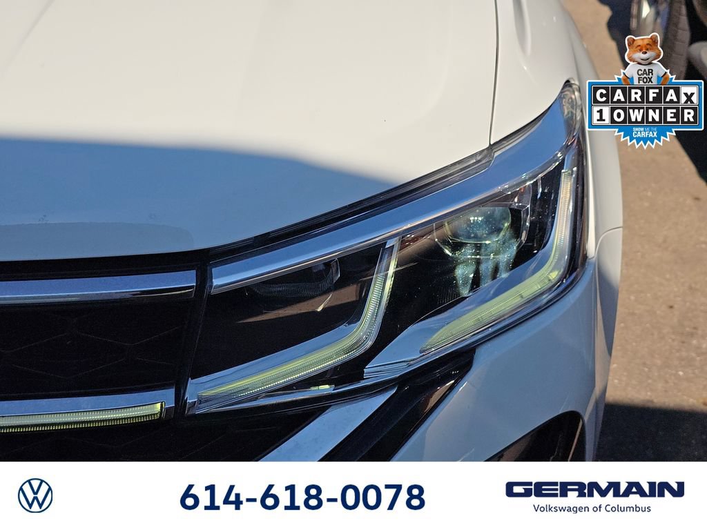 Certified 2023 Volkswagen Taos SEL w/ Black Wheel Package AWD/4WD image 17