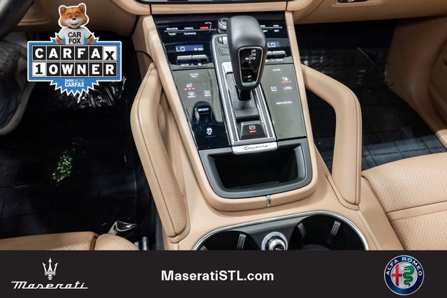 Used 2022 Porsche Cayenne w/ Premium Package AWD/4WD image 18