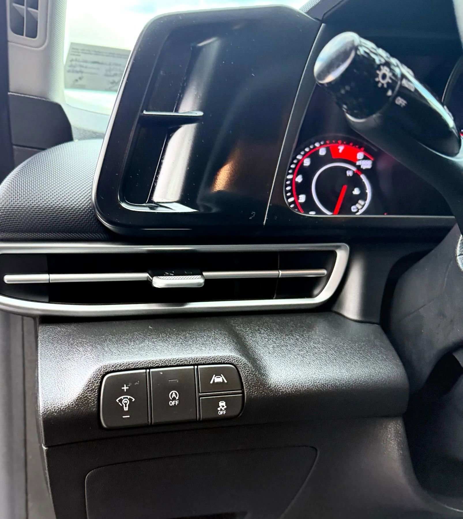 Used 2021 Hyundai Elantra SE w/ Cargo Package image 21