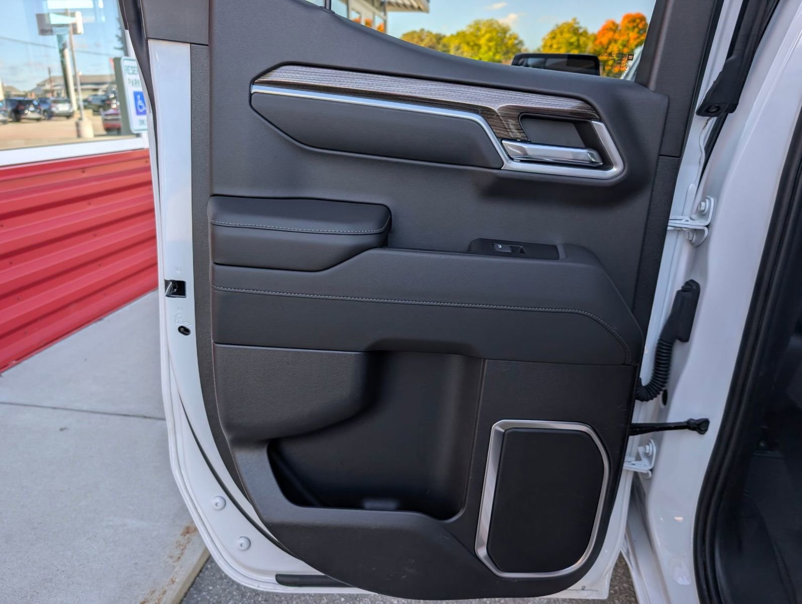 Used 2022 Chevrolet Silverado 1500 LT image 23