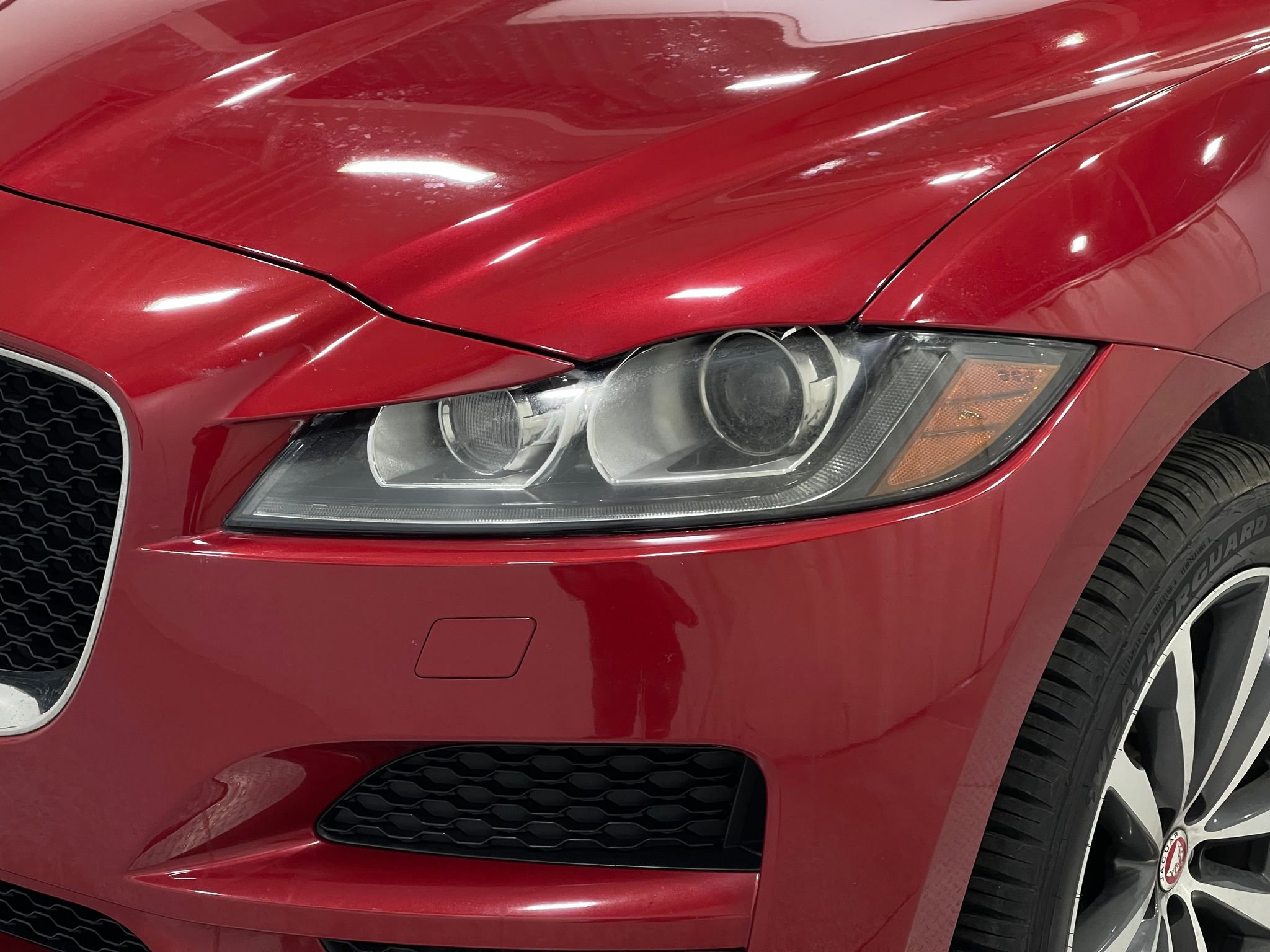 Used 2019 Jaguar F-PACE Prestige image 34