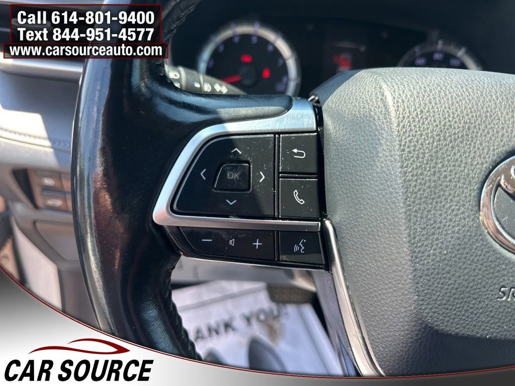 Used 2020 Toyota Highlander LE AWD/4WD image 12
