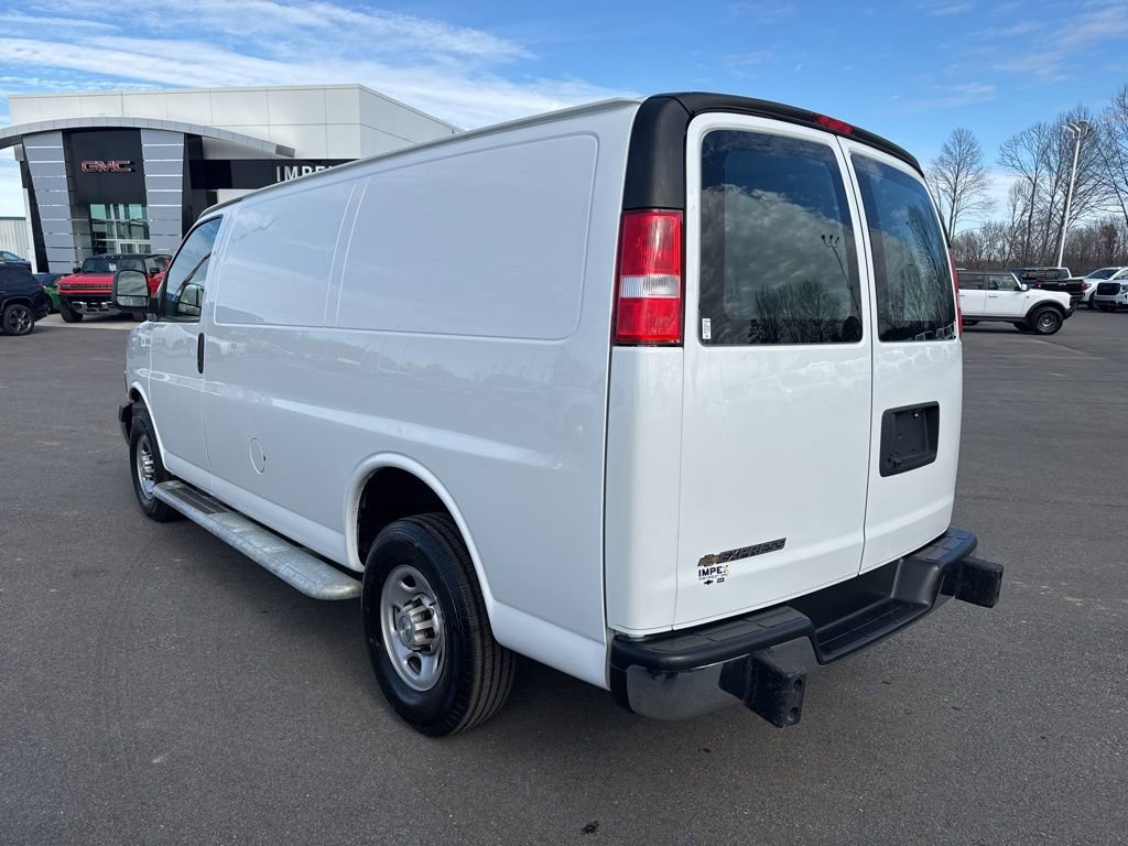 Used 2023 Chevrolet Express 2500 w/ Driver Convenience Package RWD image 3