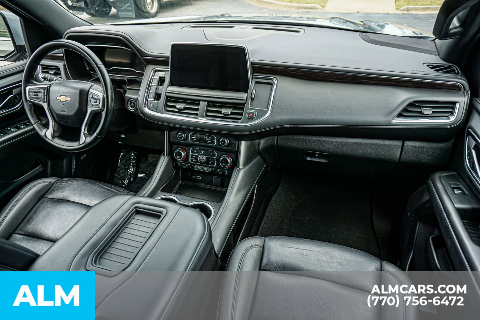 Used 2024 Chevrolet Suburban LT RWD image 29