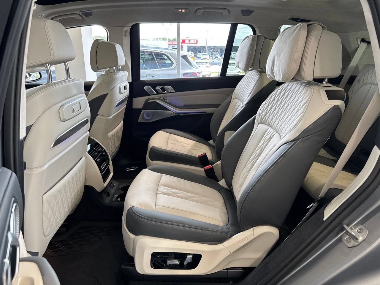 New 2027 BMW X7 M60i AWD/4WD image 44