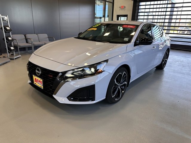 Certified 2023 Nissan Altima 2.5 SR image 1