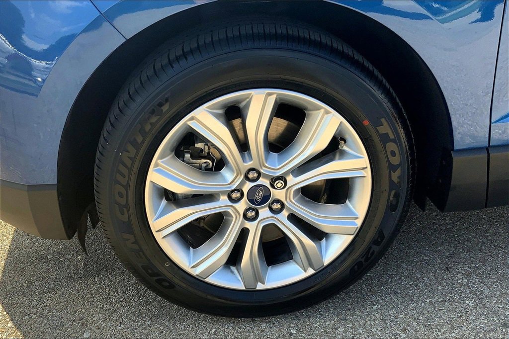Used 2020 Ford Edge Titanium image 9
