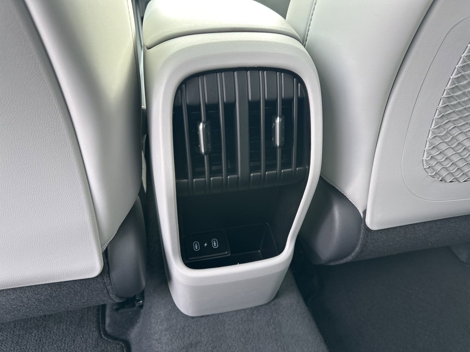 Used 2025 Hyundai Kona Limited image 19