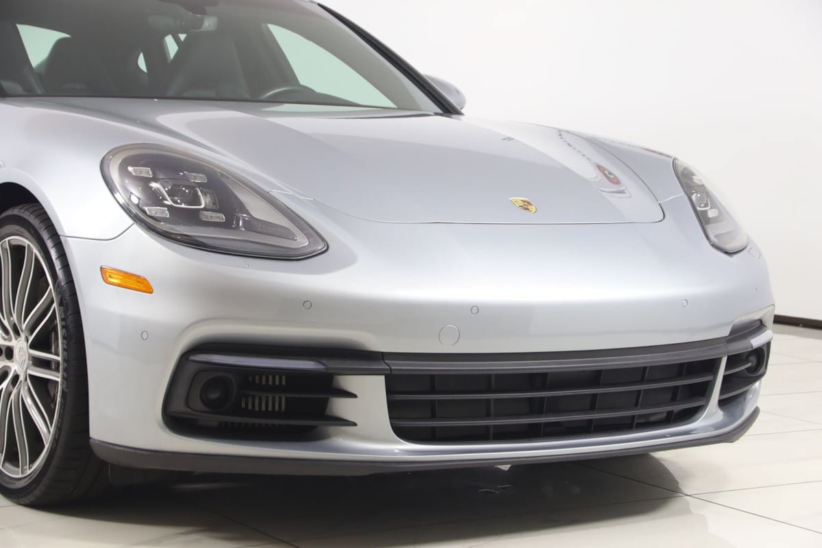 Used 2018 Porsche Panamera 4 AWD/4WD image 51