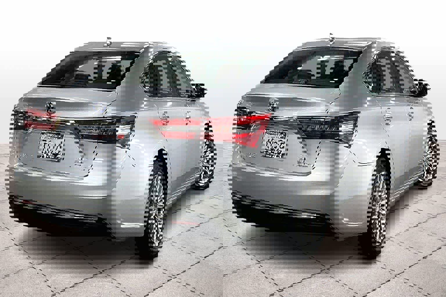 Used 2016 Toyota Avalon Limited w/ Toyota Safety Sense Package image 16