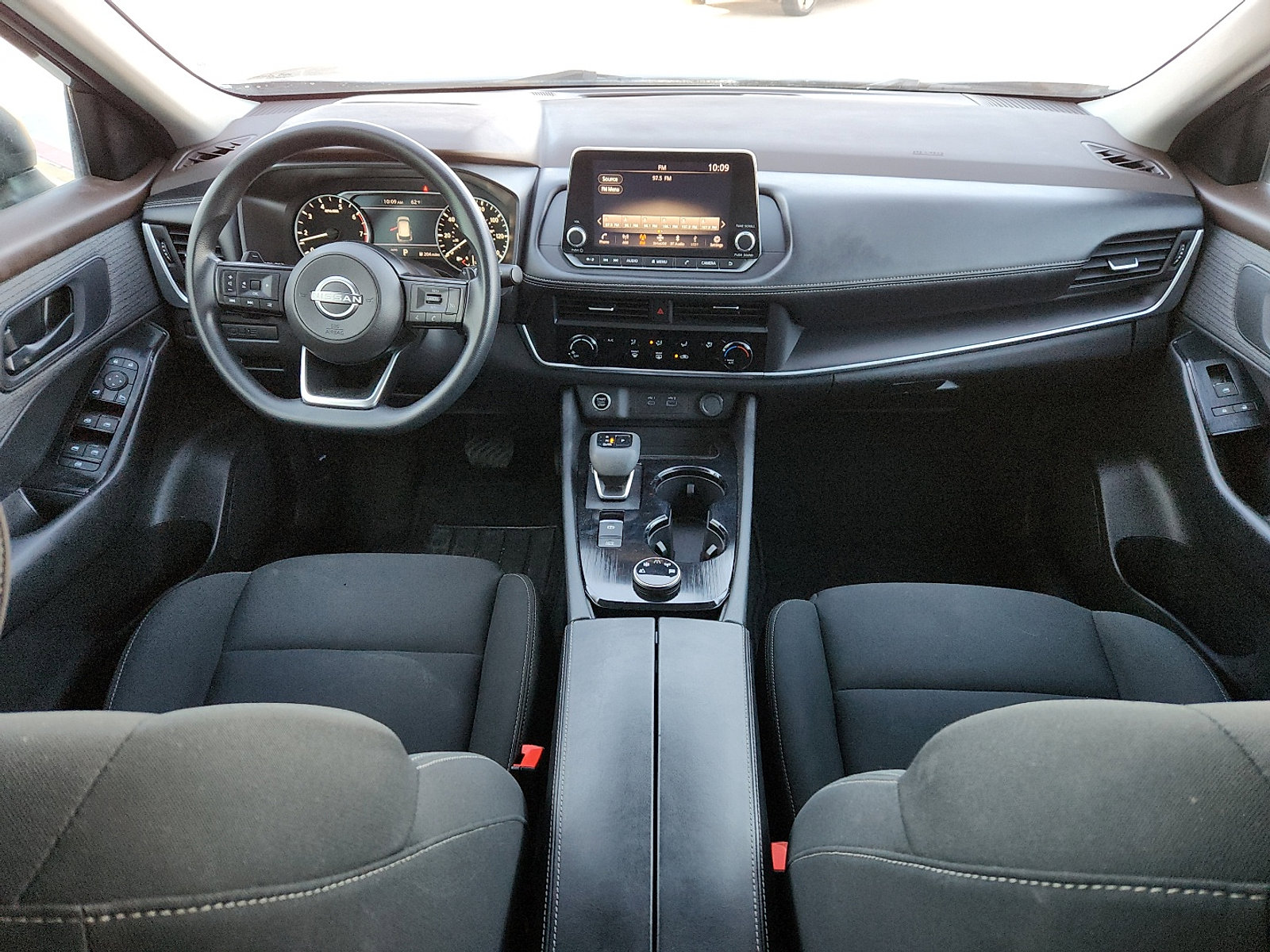 Used 2023 Nissan Rogue S image 11