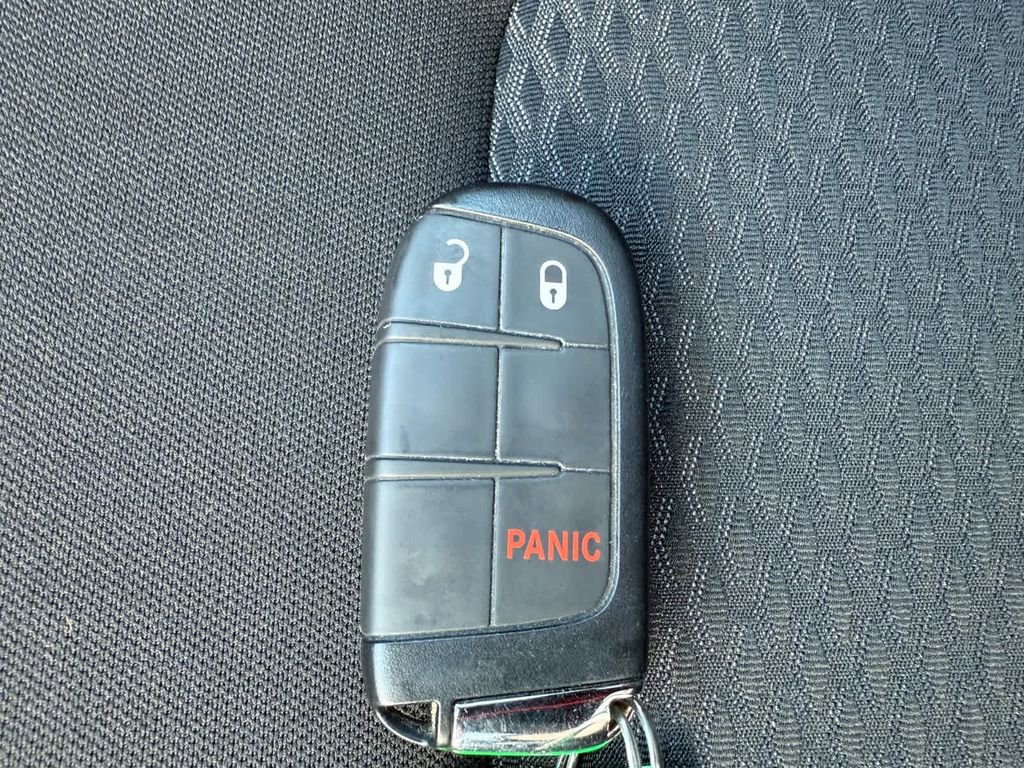 Used 2024 Jeep Compass Sport image 8