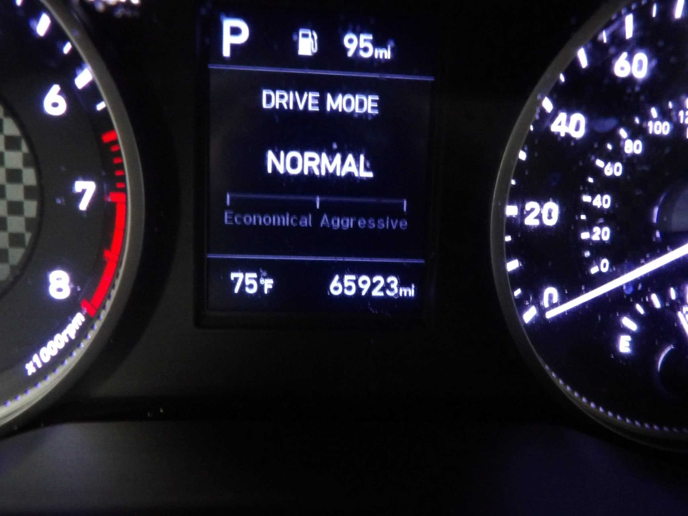 Used 2020 Hyundai Elantra SE w/ Cargo Package (C1) FWD image 18