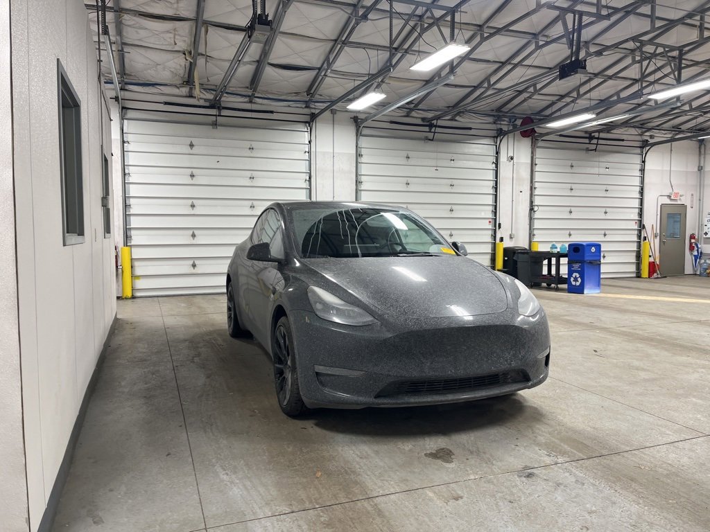 Used 2023 Tesla Model Y Long Range image 1