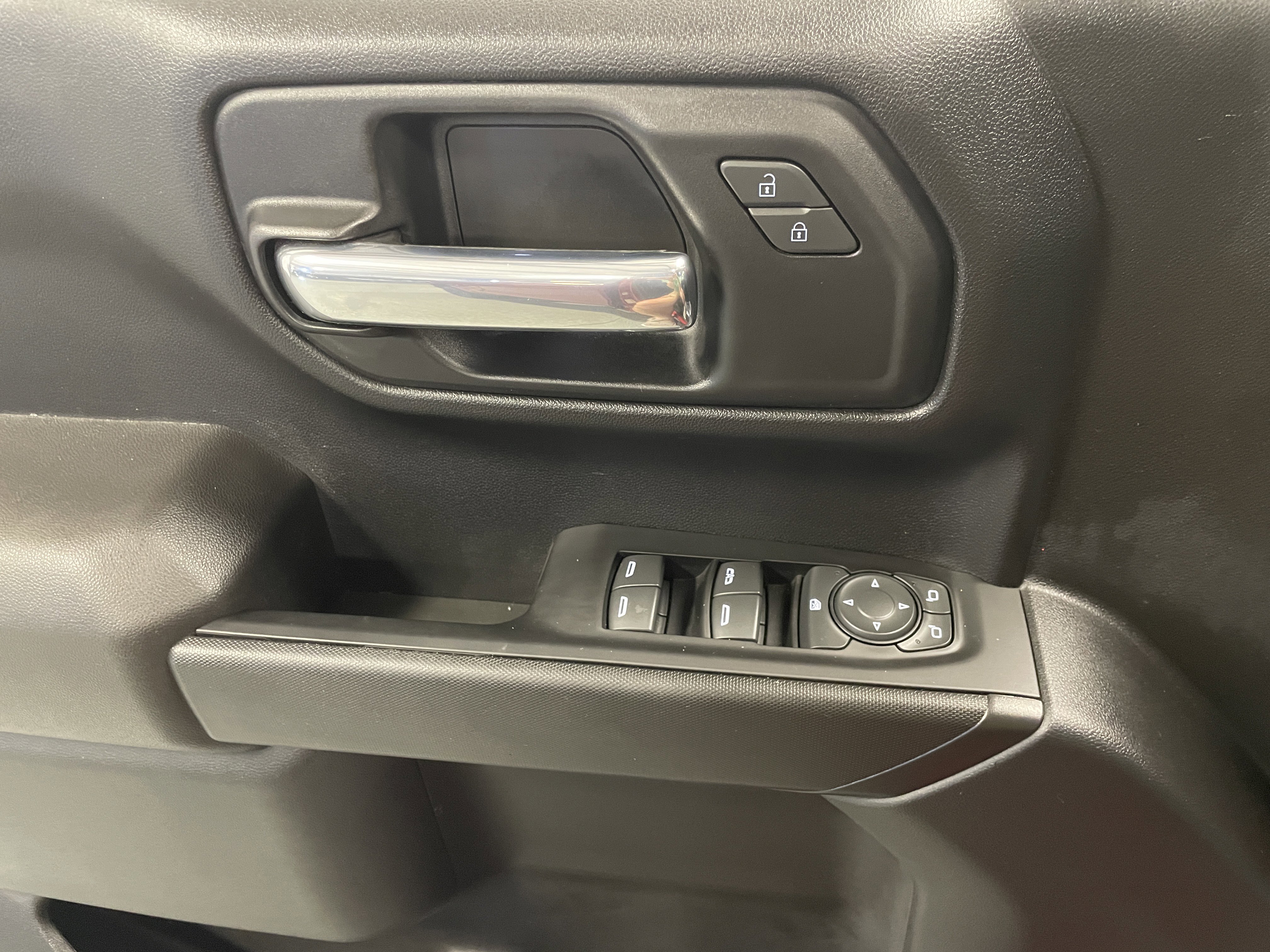 Used 2022 Chevrolet Silverado 1500 Custom w/ LPO, Blackout Package image 20