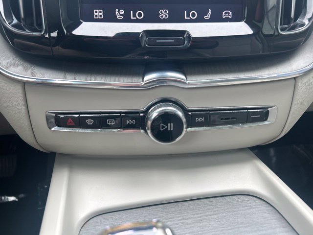 Used 2023 Volvo XC60 B6 Ultimate w/ Climate Package AWD/4WD image 27