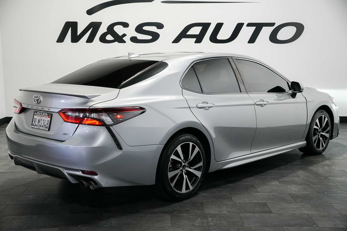 Used 2021 Toyota Camry SE FWD image 4