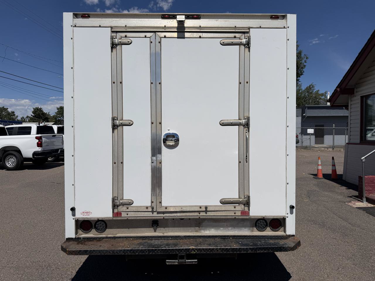 Used 2020 Chevrolet Express 3500 w/ Power Convenience Package RWD image 8