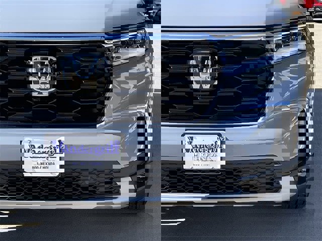 New 2025 Honda Pilot Touring image 9