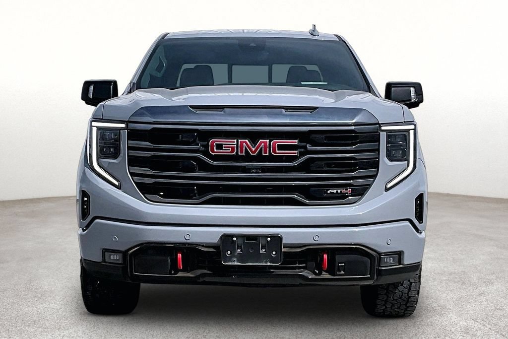 Used 2024 GMC Sierra 1500 AT4 w/ Technology Package AWD/4WD image 4