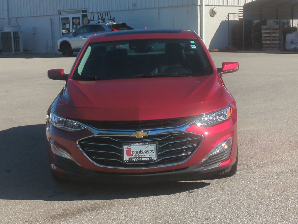 Used 2023 Chevrolet Malibu LT FWD image 2
