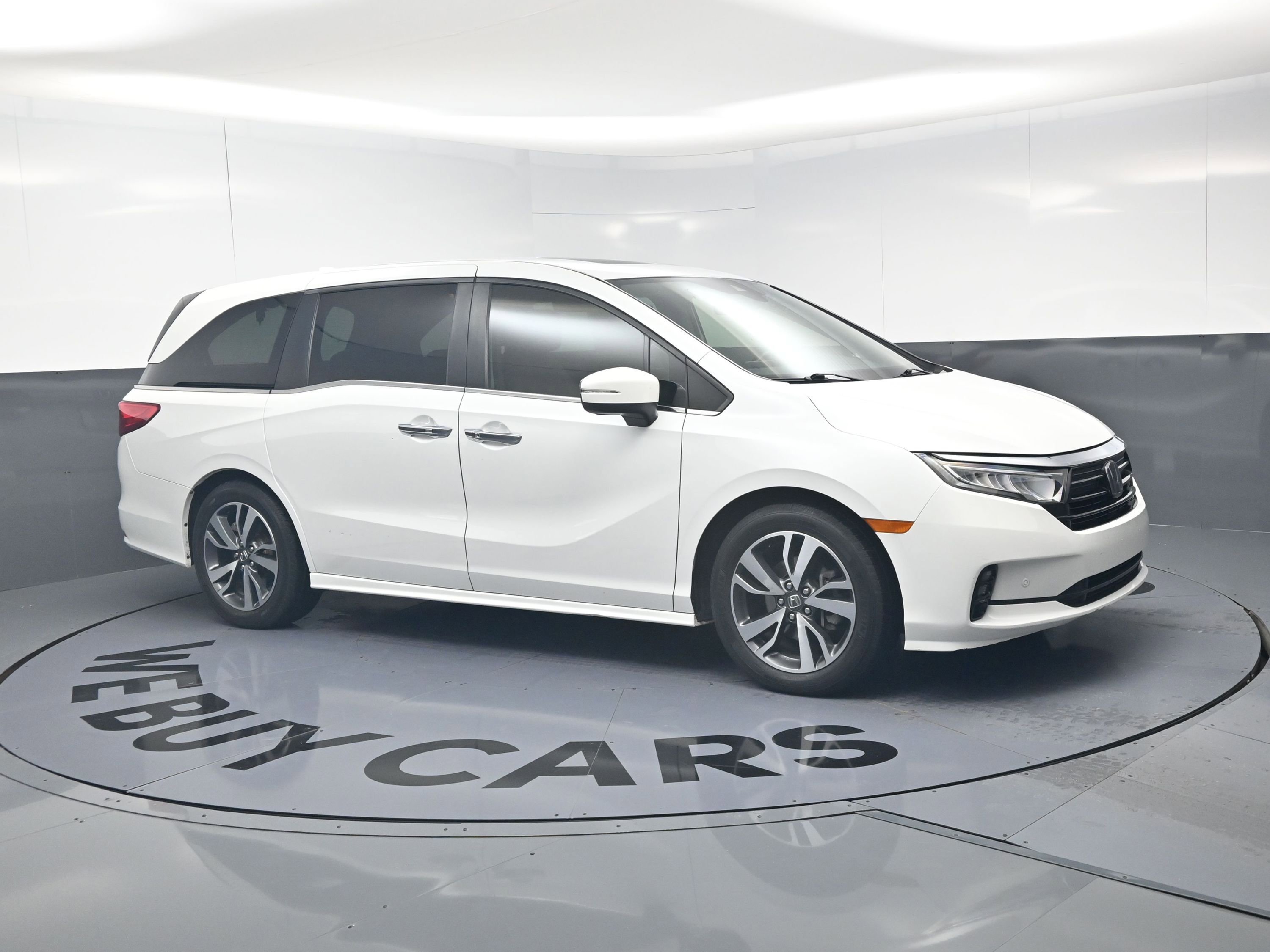 Used 2022 Honda Odyssey Touring image 2