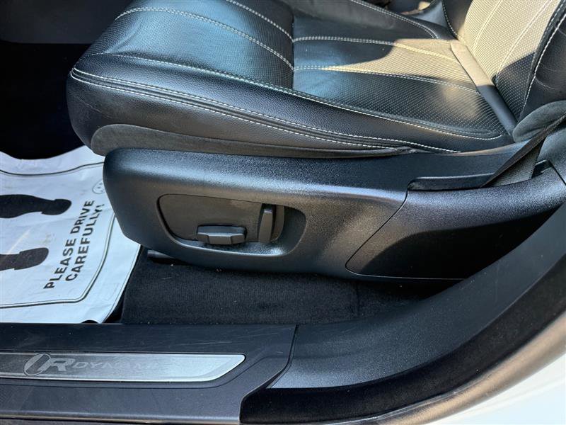Used 2018 Land Rover Range Rover Velar R-Dynamic SE image 13