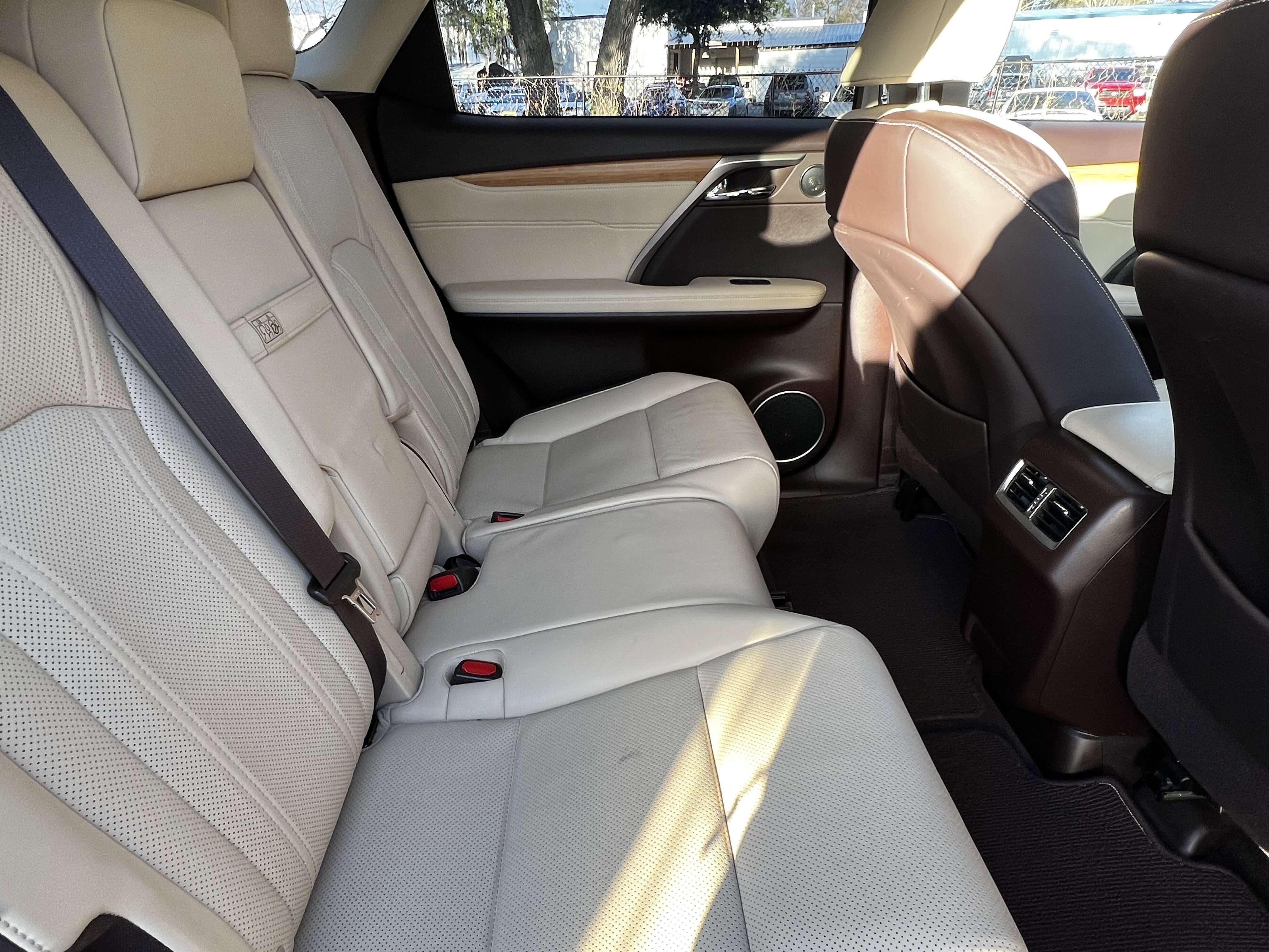 Used 2018 Lexus RX 350L image 41