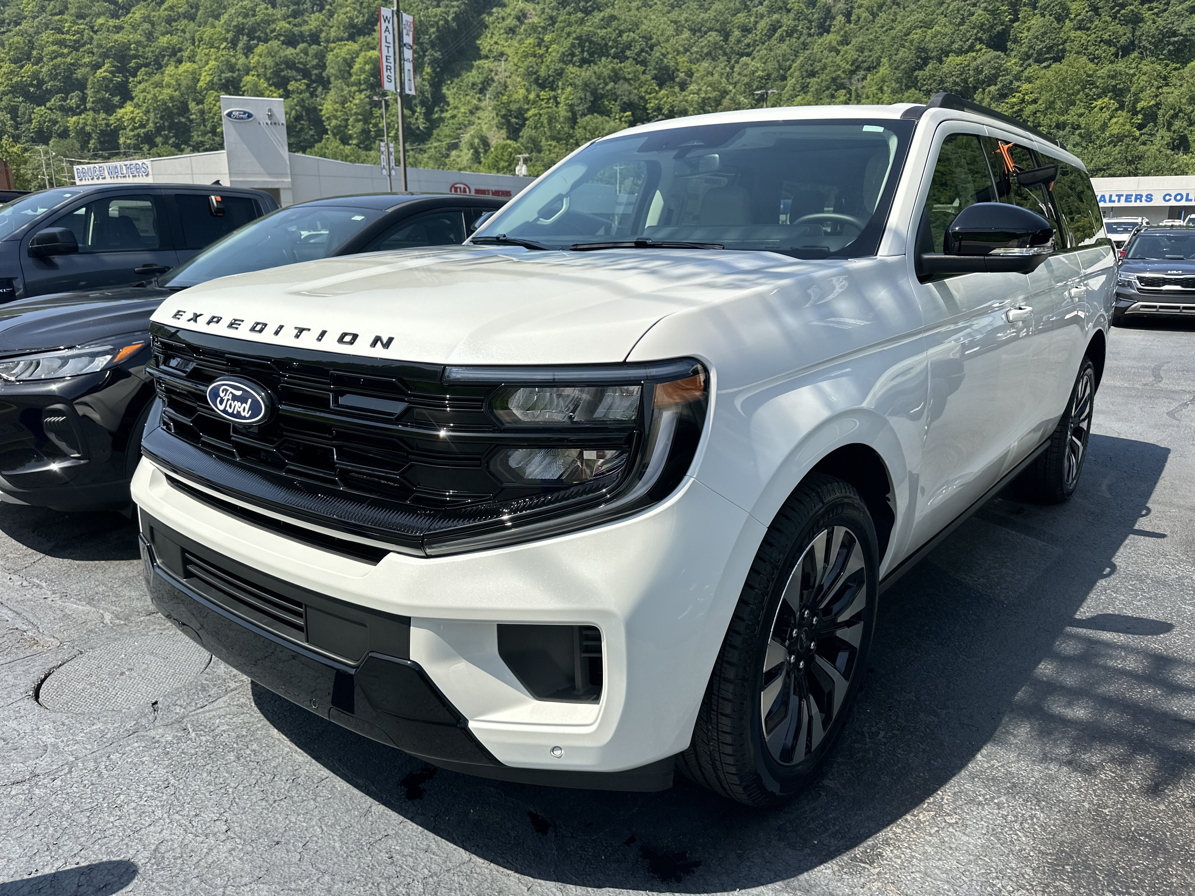 New 2027 Ford Expedition Max Platinum AWD/4WD image 13