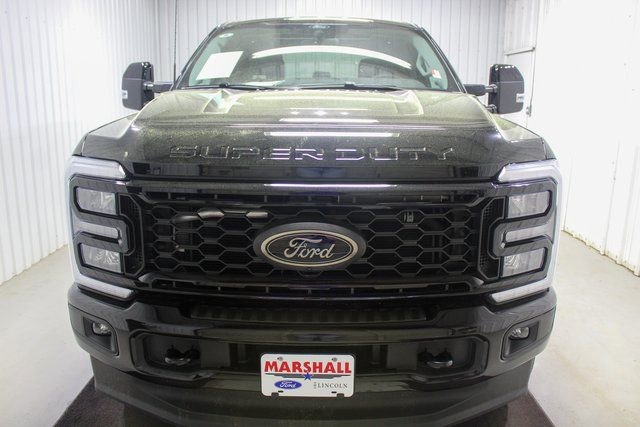Used 2025 Ford F350 Lariat w/ Black Appearance Package image 2