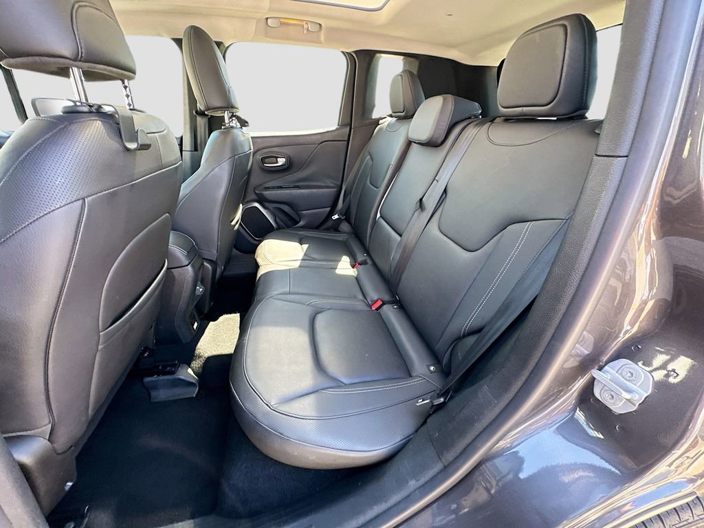 Used 2018 Jeep Renegade Limited w/ Safety & Security Group AWD/4WD image 28