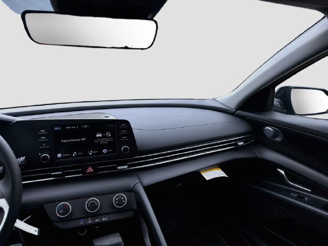 New 2026 Hyundai Elantra SE FWD image 22
