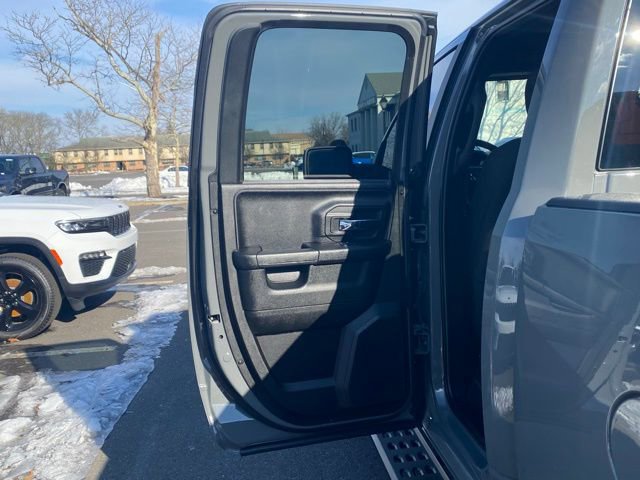 Used 2022 RAM 1500 Classic Warlock w/ Ceramic Gray Warlock Package image 26