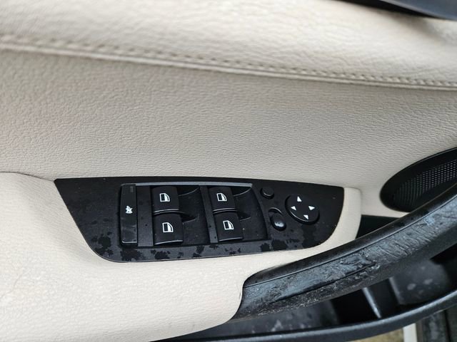 Used 2015 BMW X1 sDrive28i RWD image 16