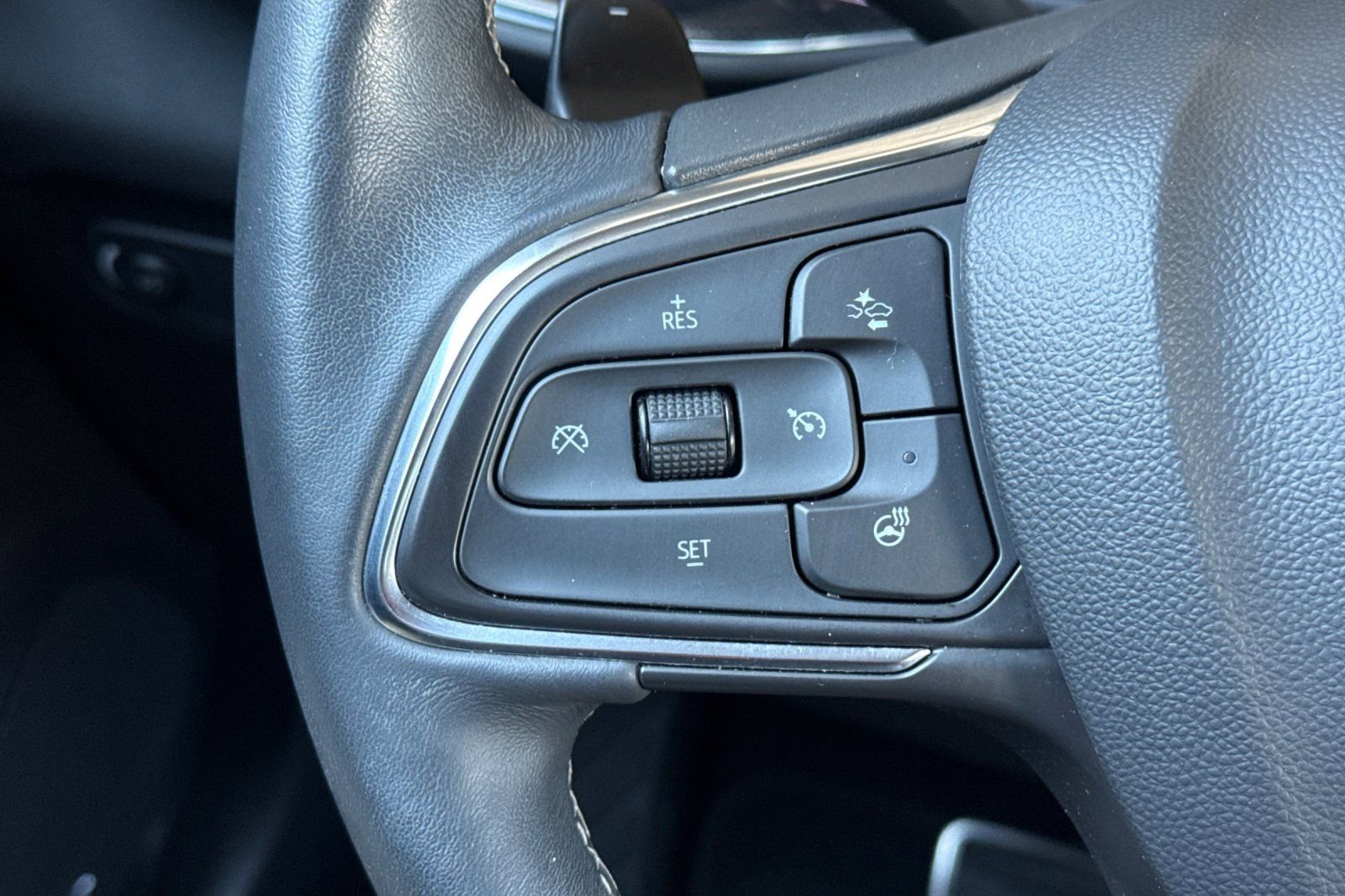 Used 2023 Buick Envision Essence w/ Technology Package I AWD/4WD image 35