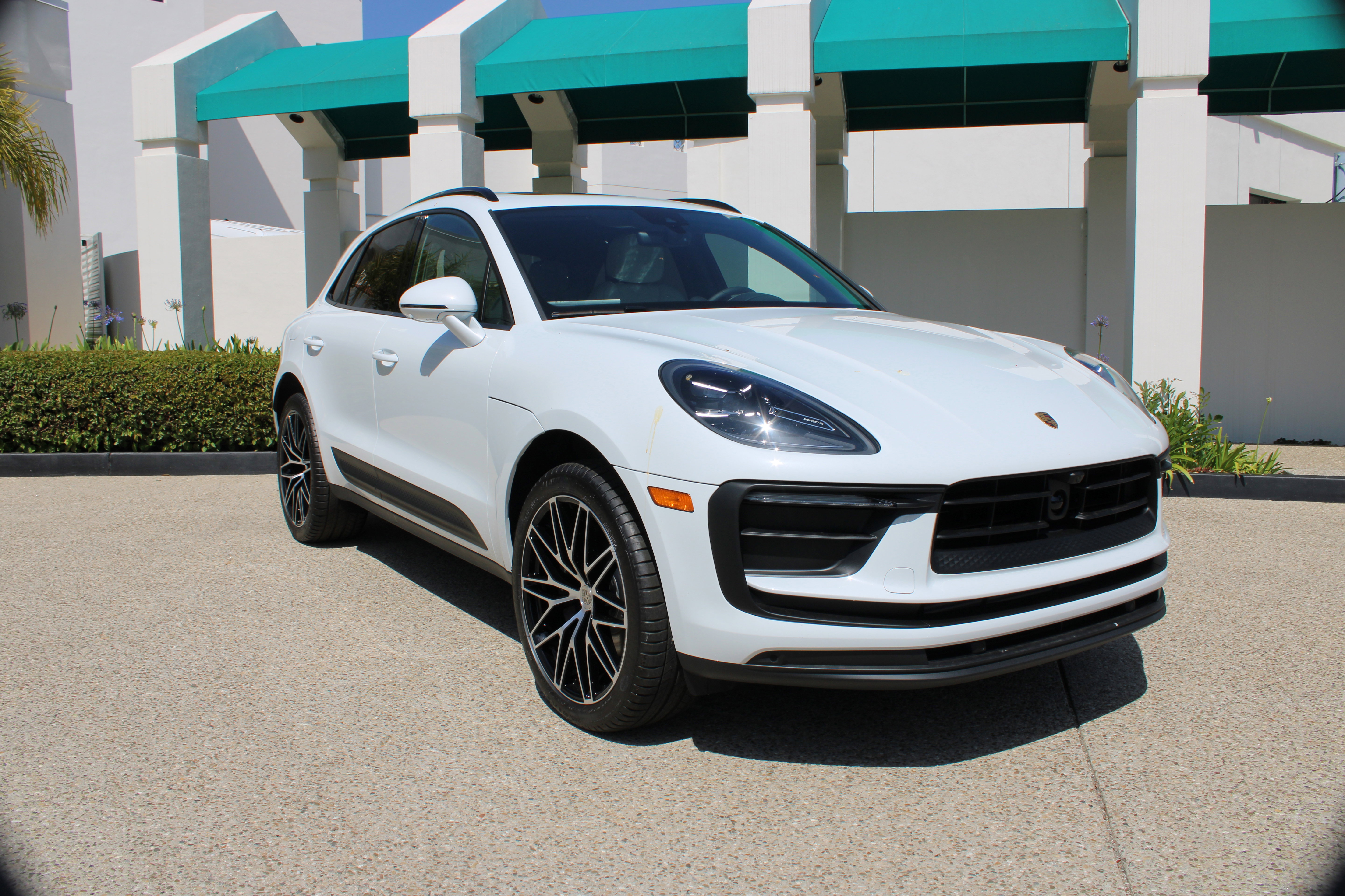 New 2026 Porsche Macan AWD/4WD image 9