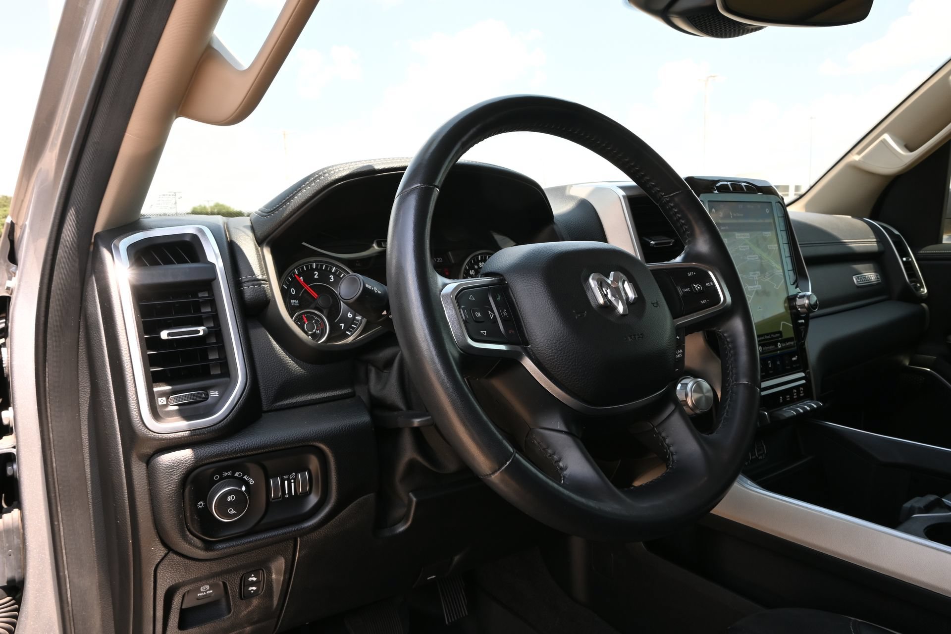 Used 2021 RAM 1500 Laramie w/ Laramie Southwest Edition RWD image 18