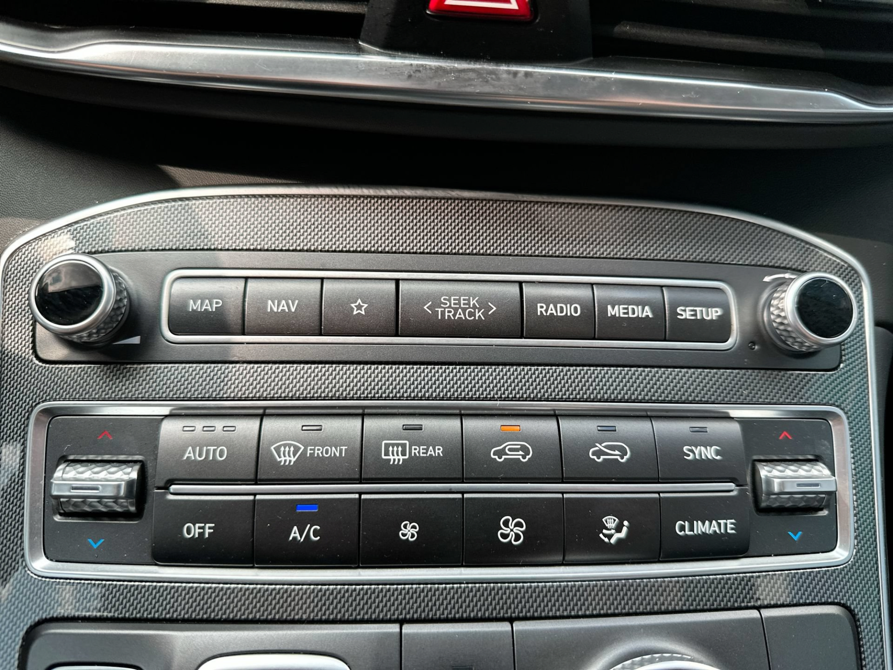 Used 2023 Hyundai Santa Fe SEL w/ Premium Package FWD image 17