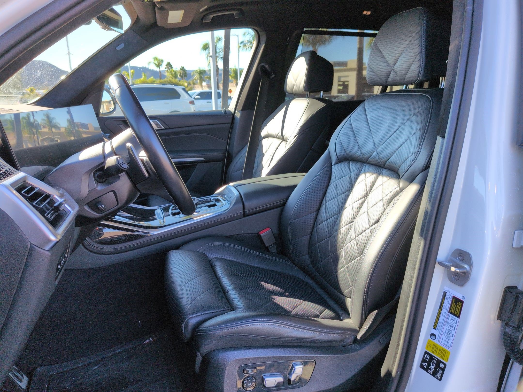 Certified 2024 BMW X7 xDrive40i w/ M Sport Package image 16